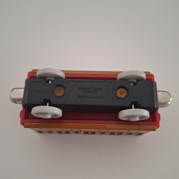 Annie Thomas & Friends Take N Play Railroad Tan Diecast Coach Train Car Magnetic - Picture 7 of 7